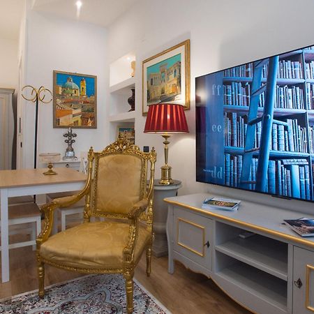 Apartment In The City Centre - Free Parking Cagliari Exterior photo